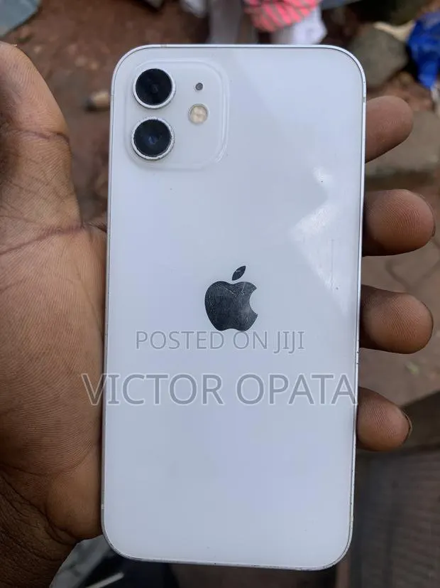 Apple iPhone 12 64 GB White · Photo 1