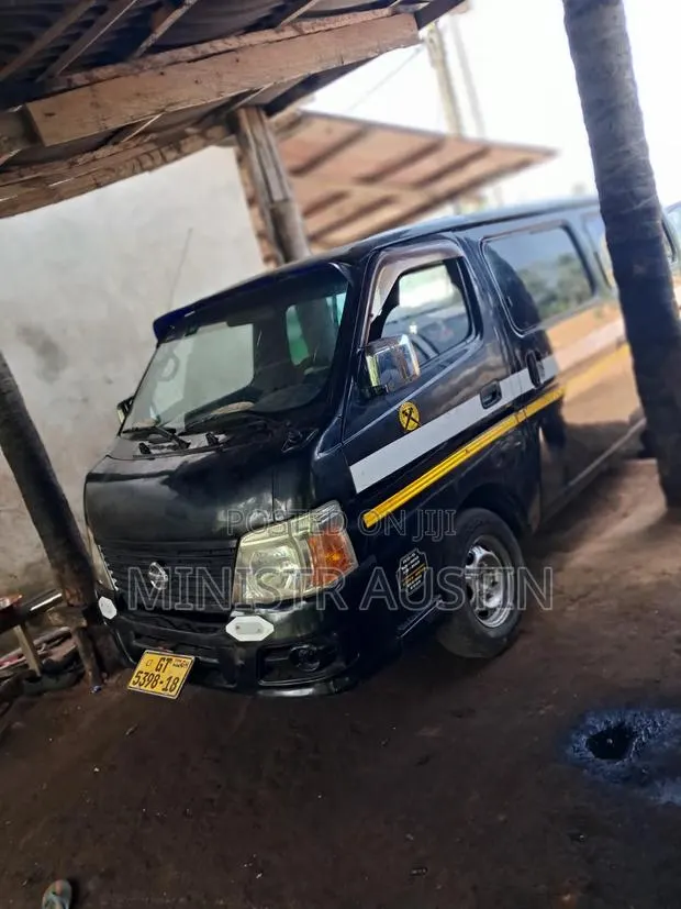 Nissan Caravan (Urvan) 2013 Black · Photo 1
