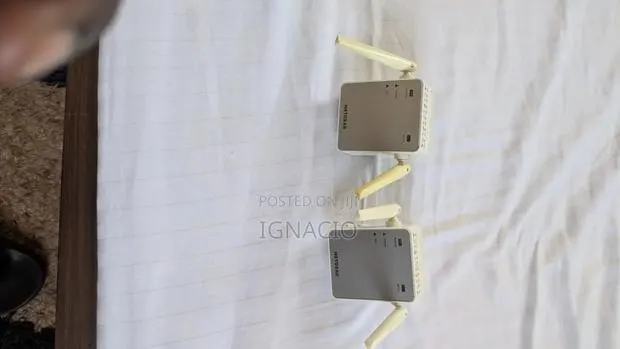 NetGear Ex2700 · Photo 1