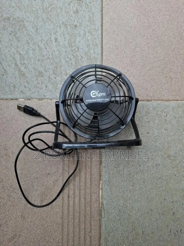 USB Powered Mini Desktop Fan · Photo 1