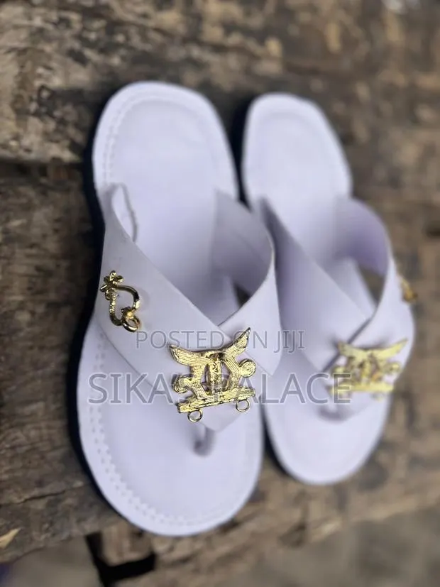 Royal White With Polish Gold Ornament Slippers · Photo 1