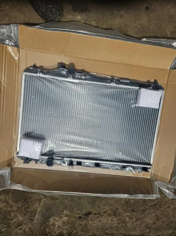 Hond Civic 2012,2013,2014,2015/ Radiator Tank · Photo 1
