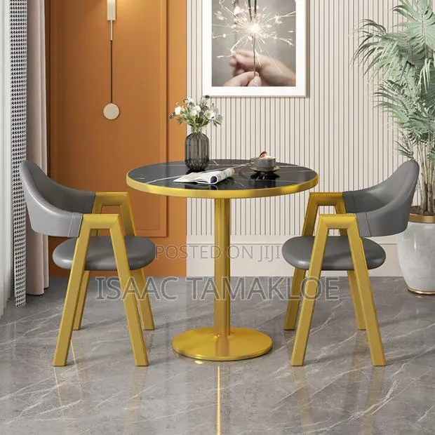 Luxury Dinner Table and Chairs Set · Photo 1