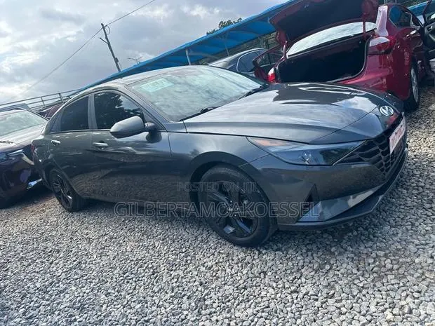Hyundai Elantra 2023 Black · Photo 1