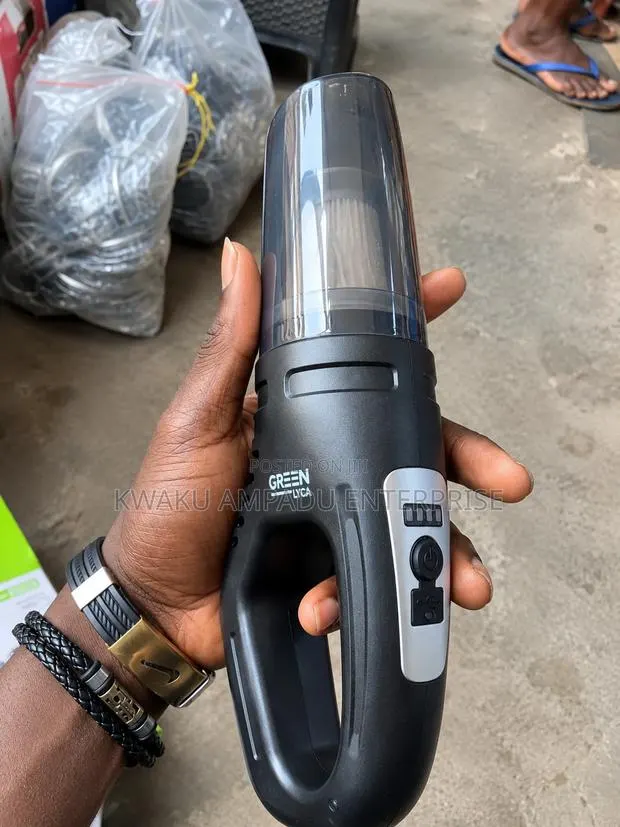 Green LYCA 2-in-1 Rechargeable Car Vacuum Cleaner – Portable · Photo 1