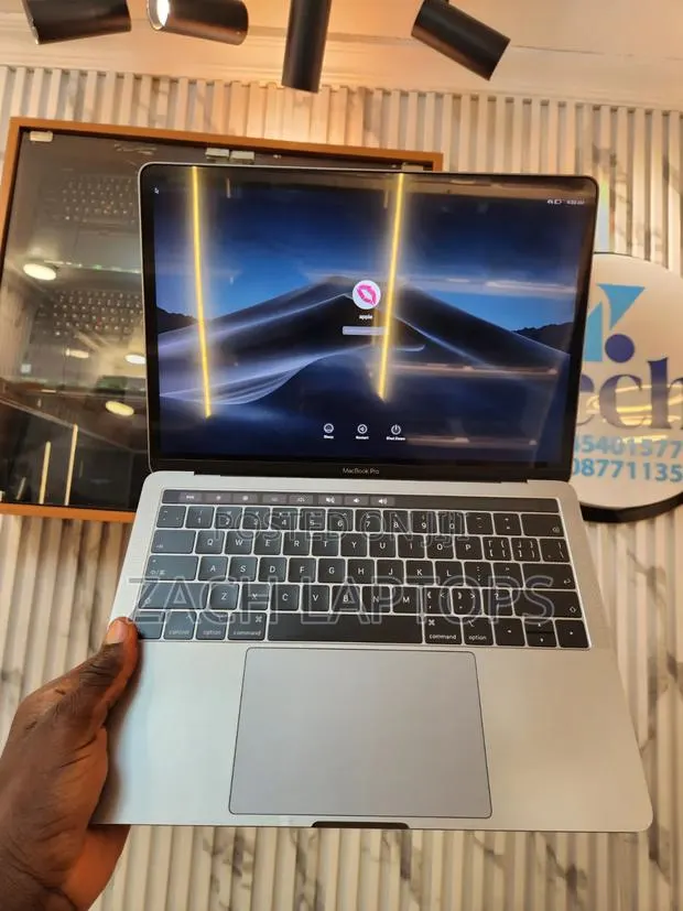 Laptop Apple MacBook Pro 2018 8GB Intel Core i5 SSD 256GB · Photo 1