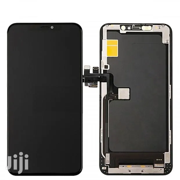 iPhone 14 Pro Max Screen Replacement · Photo 1