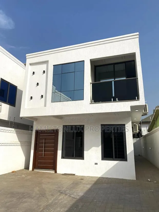 4bdrm Mansion in School Junction, Adjiriganor for sale · Photo 1