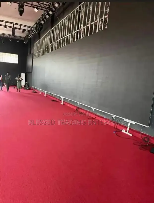 Red Wine Platforms and Stage Carpet · Photo 1