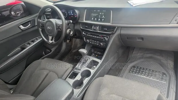 Kia Optima 2019 White · Photo 1