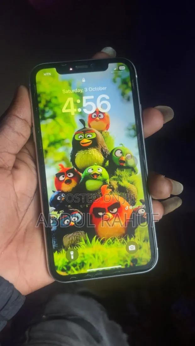 Apple iPhone XR 64 GB White · Photo 1
