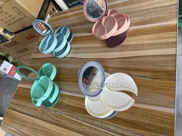 Portable Travel Jewelry Organizer Box · Photo 1