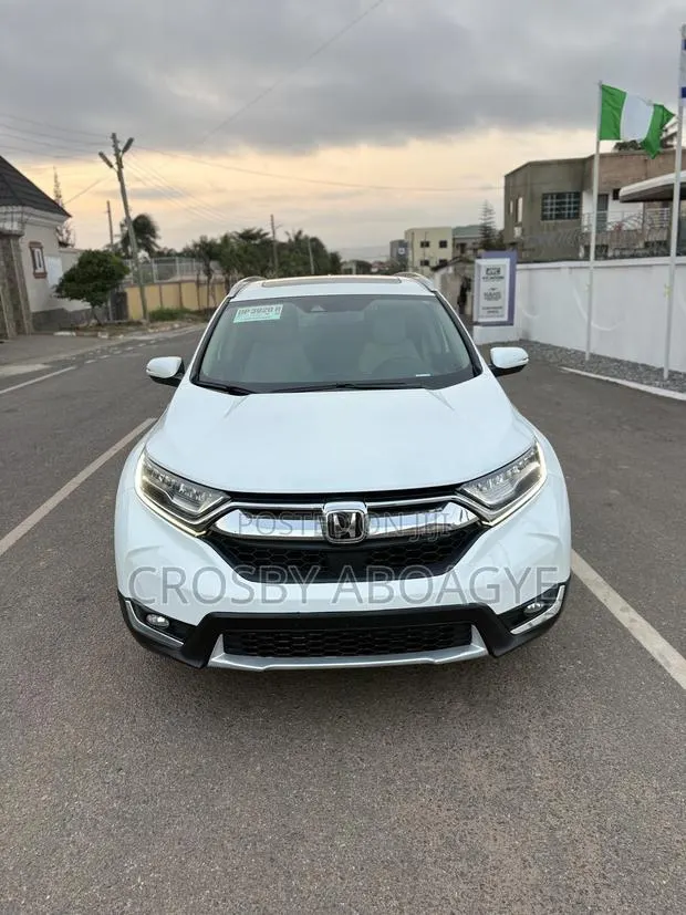 Honda CR-V Touring AWD 2018 White · Photo 1
