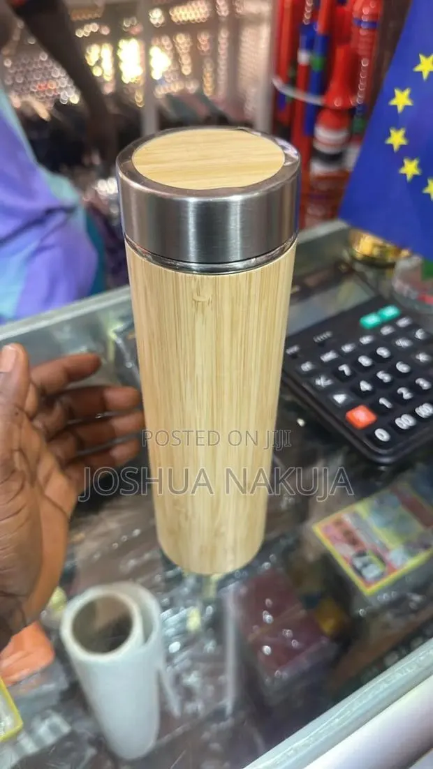 Wooden Water Bottle · Photo 1