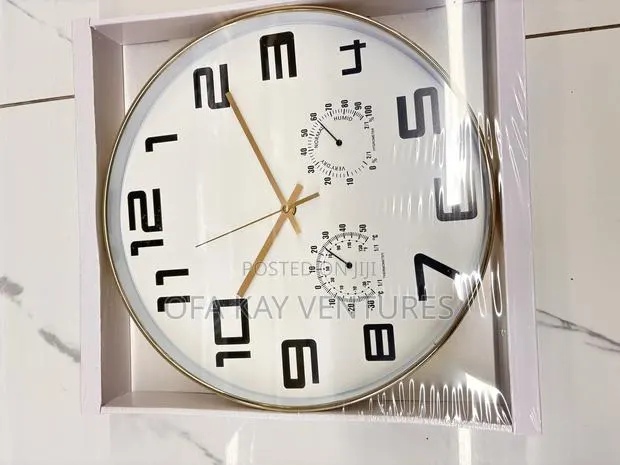 Enormous Wall Clock · Photo 1