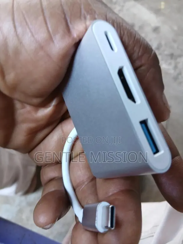 Type C to HDTV 3 in Adapter · Photo 1