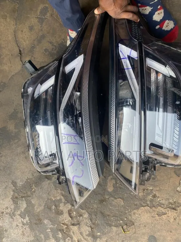 2022,2023,2024,2025,2026 Headlight for Kia Seltos · Photo 1