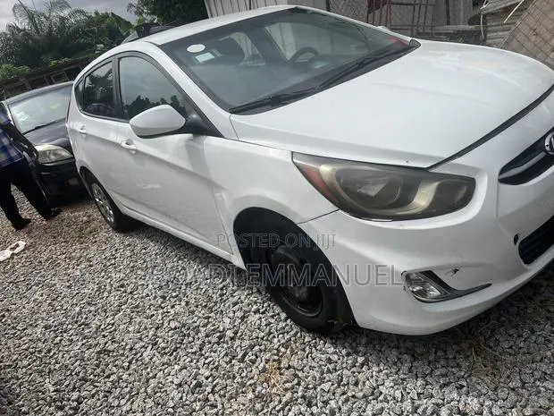 Hyundai Elantra 2012 White