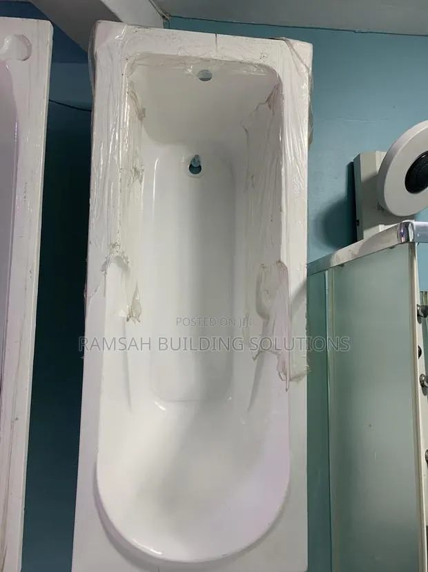 Premium Fibre Bathtub – Durable, Stylish Comfortable · Photo 1
