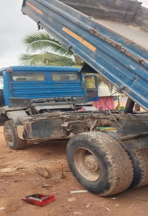 Tipper Truck · Photo 1