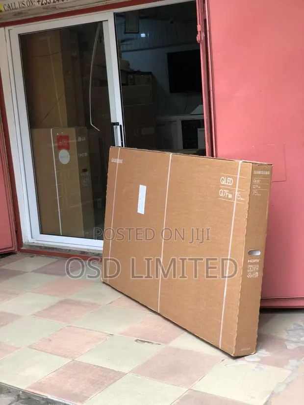 Samsung 75" QLED: Smarter, Bigger, Brighter · Photo 1