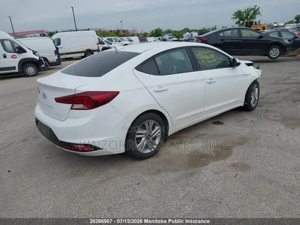 Hyundai Elantra Value Edition 2019 White · Photo 2