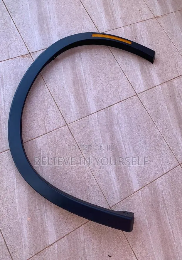 Mitsubishi Outlander 2022 2023 2024 2025 Fender Moulding · Photo 1