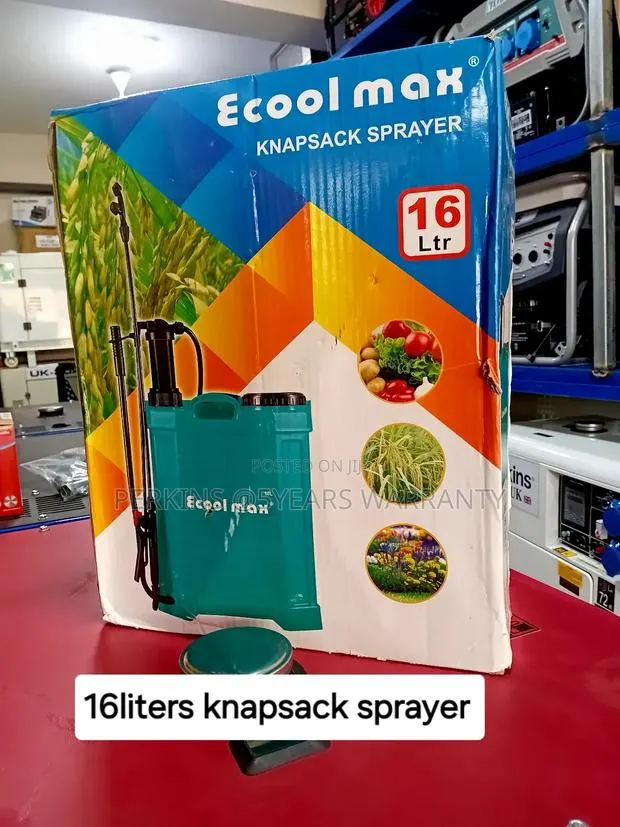 Durable Knapsack Sprayer Chemical Sprayer 16liters in Japan · Photo 1
