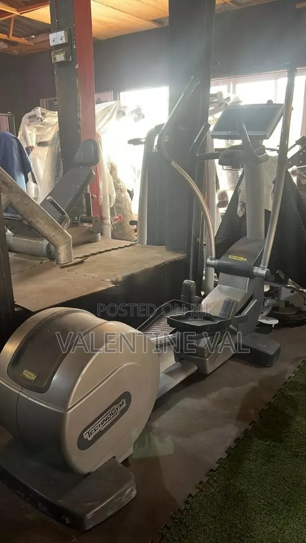 Life Fitness Cross Trainer · Photo 1