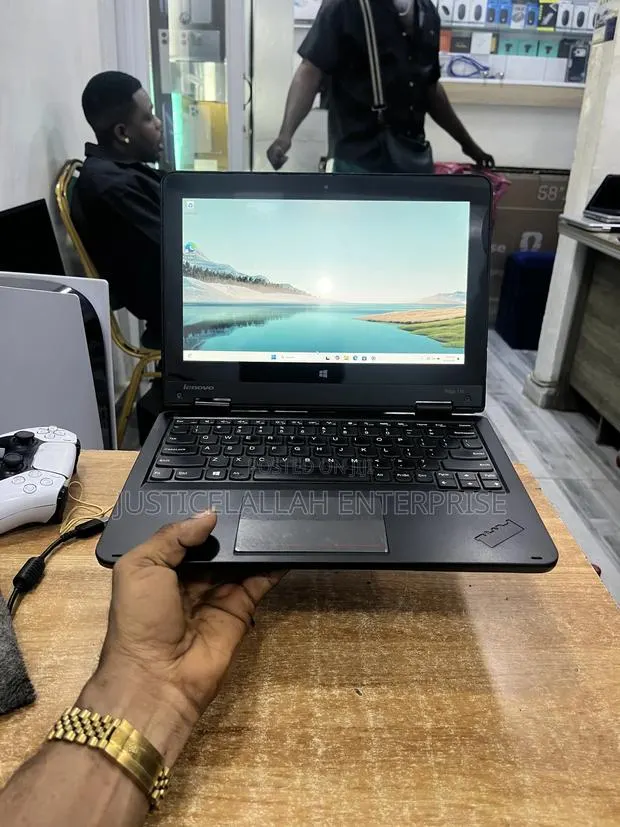 Laptop Lenovo ThinkPad 11e 6GB Intel Celeron SSD 128GB · Photo 1