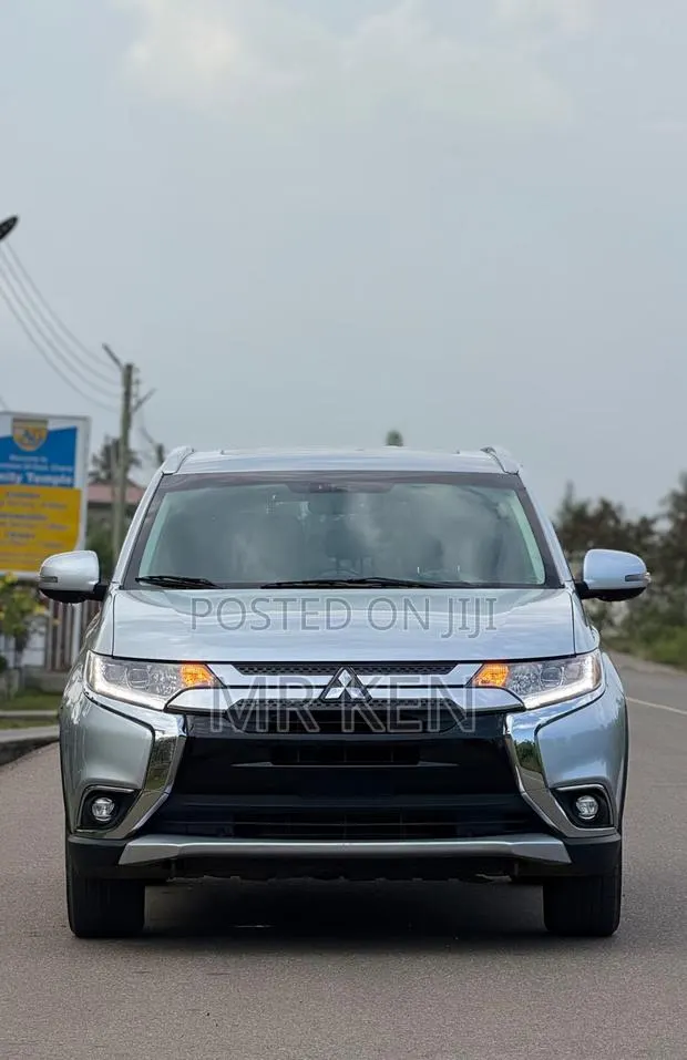 Mitsubishi Outlander SEL AWC 2018 Silver · Photo 1