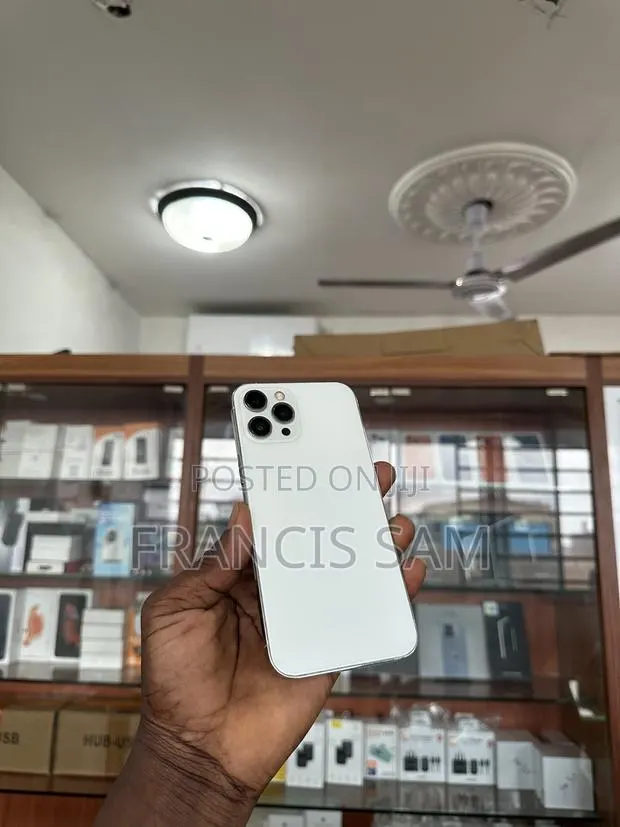Apple iPhone 12 Pro 256 GB White · Photo 1