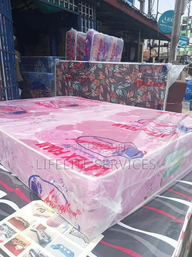 10" Hi Density Mattress - Sleep Tight · Photo 1