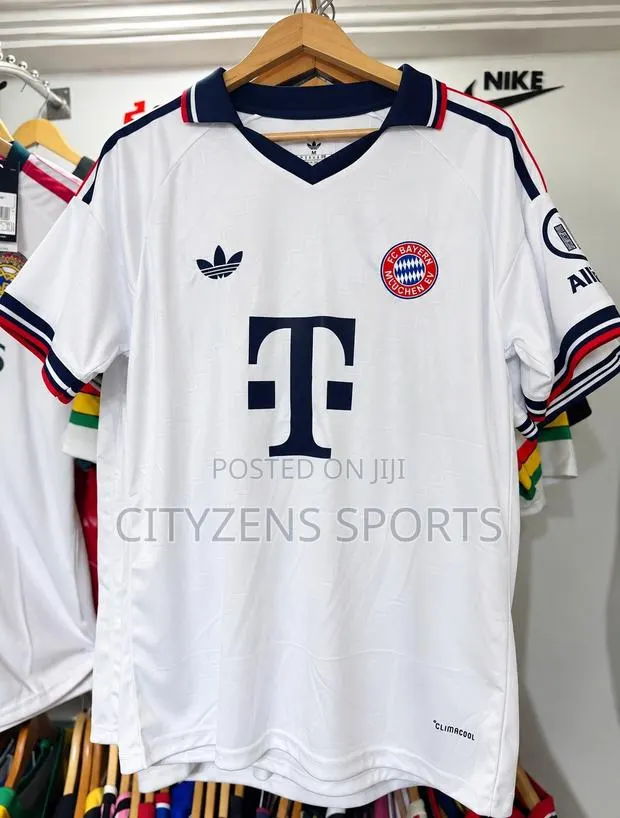 Bayern awayJersey · Photo 1