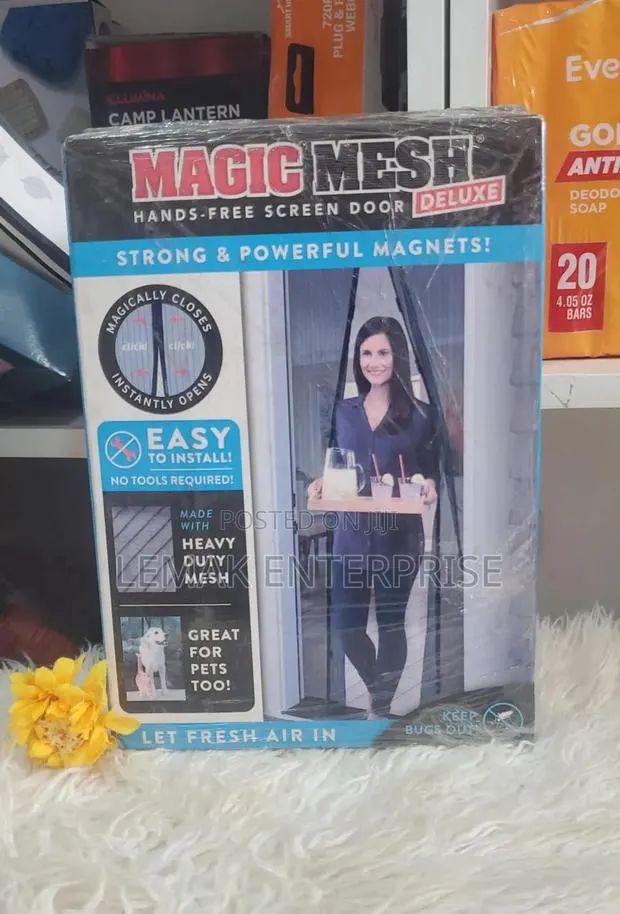 Magic Mesh Deluxe Hands-Free Screen Door. From USA · Photo 1