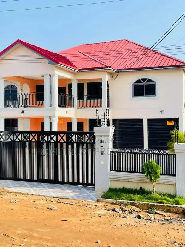 6bdrm House in Hometrust Properties, Ablekuma for sale · Photo 1