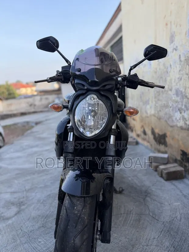 Suzuki SFV650 2015 Black · Photo 1