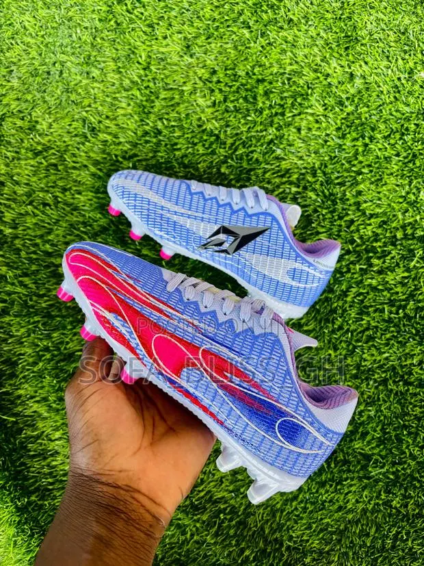 Children’s Football Boots · Photo 1