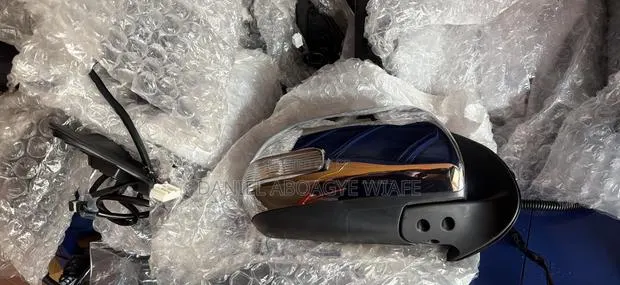 Hilux Vigo 2012 Side Mirrors · Photo 1