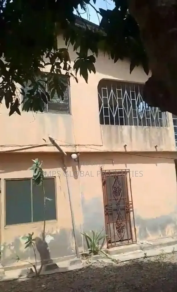 5bdrm House in Accra Metropolitan for sale · Photo 1