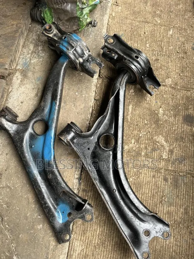 Honda Civic Lower Arm · Photo 1