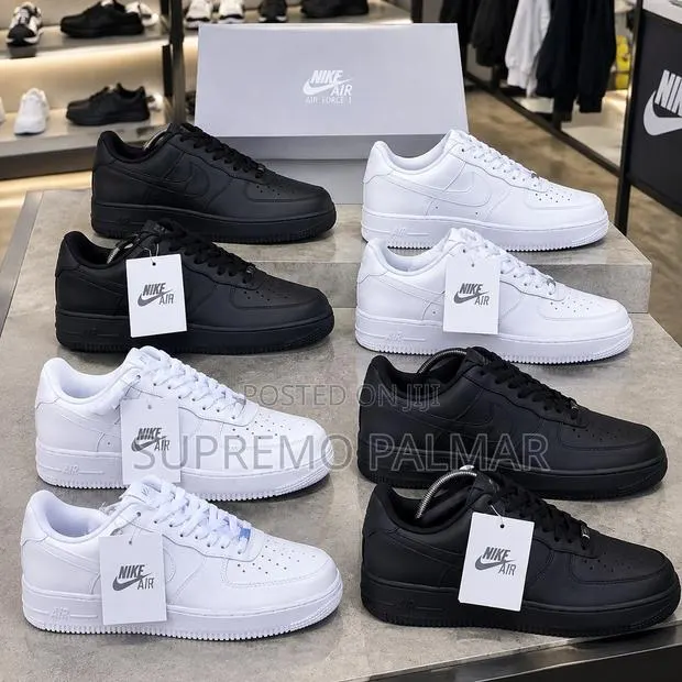Nike Air Force 1 ’07 Low – Triple Black / White Casual Sneakers · Photo 1