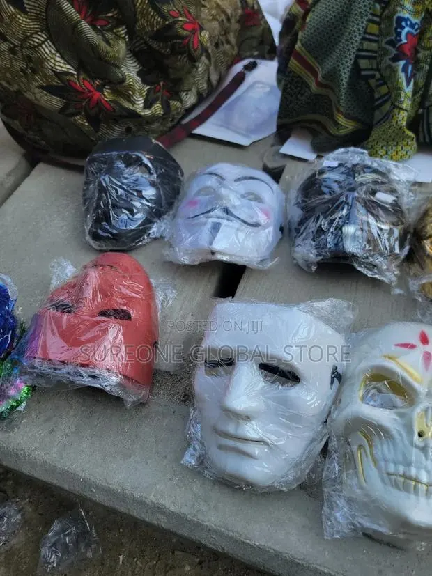 Party Mask · Photo 1