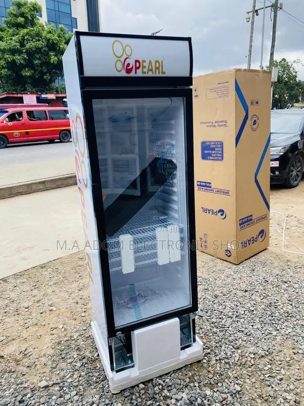 Fast and Effective Pearl PVC 424-2b 400L Display Fridge · Photo 1