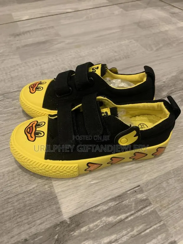 Kids Yellow Black Duck Sneakers – Playful Animal Design · Photo 1