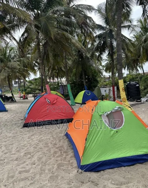 Pop-Up Waterproof Tent · Photo 1