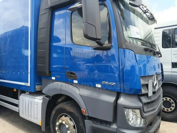 Mercedes-Benz Actross 2015 Box Blue · Photo 1