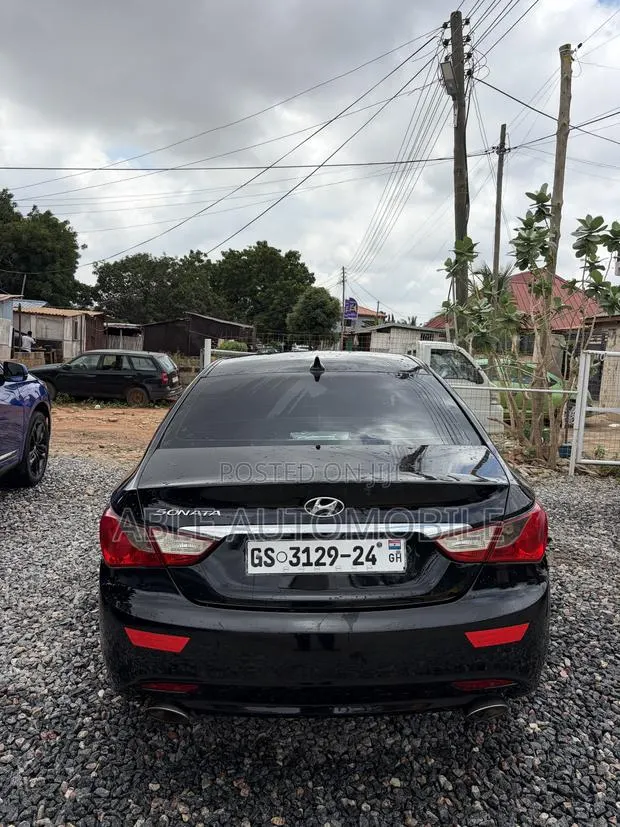 Hyundai Sonata GLS Sedan FWD (2.4L 4cyl 6A) 2013 Black · Photo 1