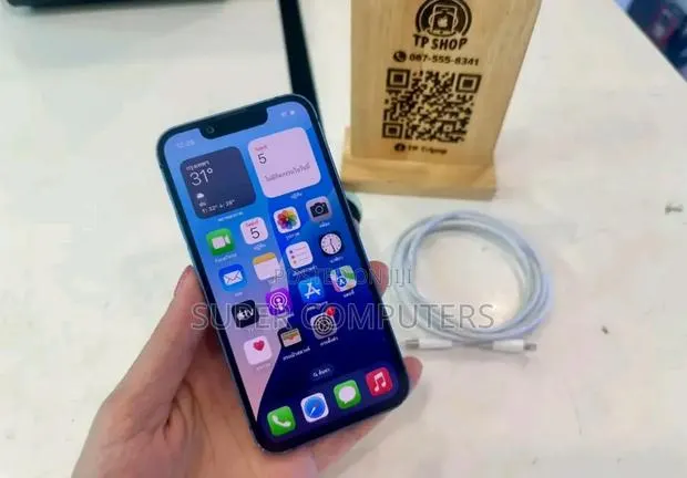 New Apple iPhone 12 256 GB Blue · Photo 1