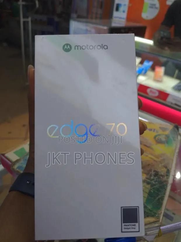New Motorola Edge 70 512 GB Gray · Photo 1